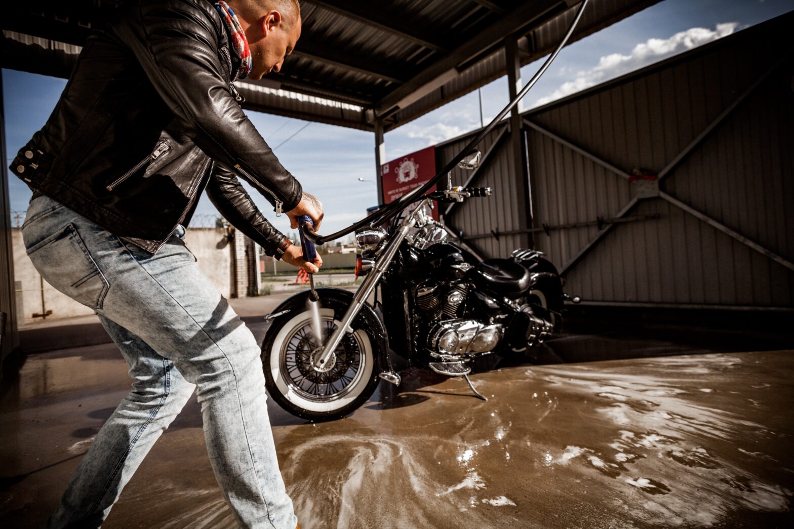 How to wash a motorbike